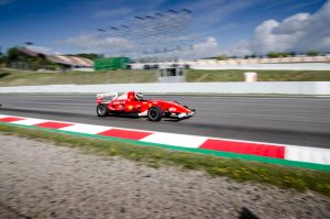 Conducir un Fórmula en circuito